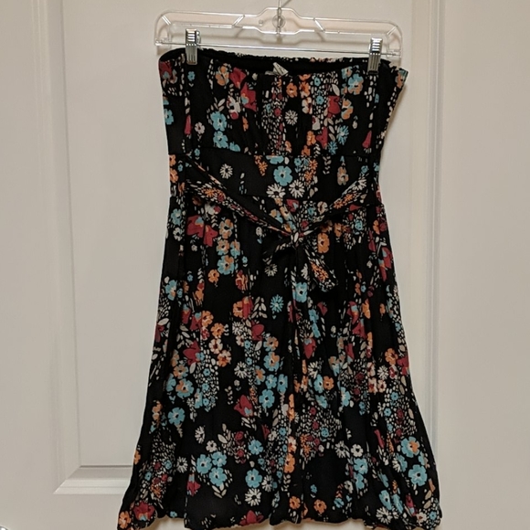 Dress - Picture 2 of 3